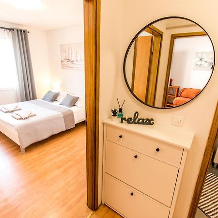 Apartments Curic Трогир Екстериор снимка