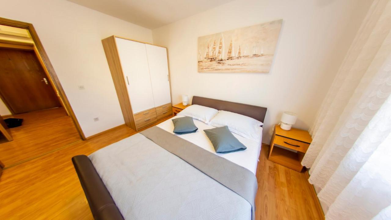 Apartments Curic Трогир Екстериор снимка