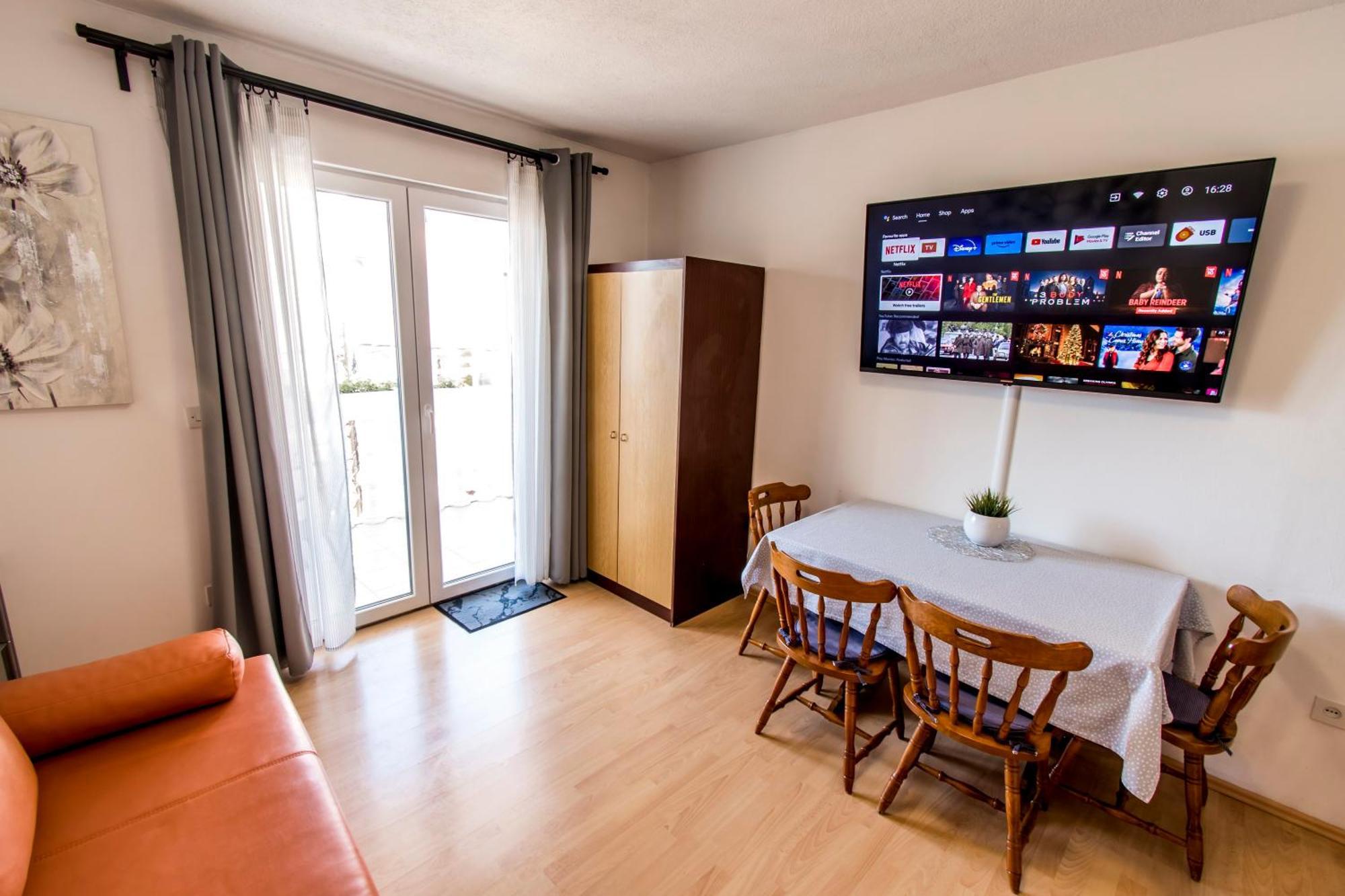Apartments Curic Трогир Екстериор снимка